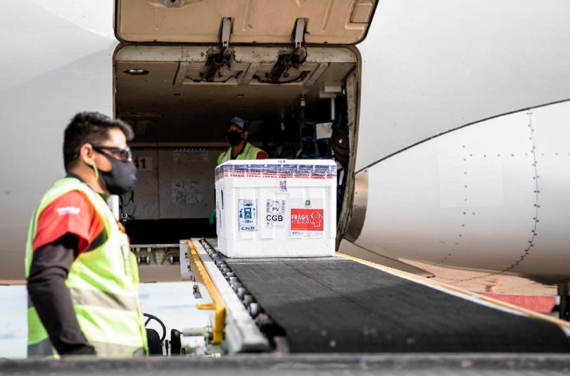 Mato Grosso recebe 30,6 mil doses da CoronaVac neste domingo,07