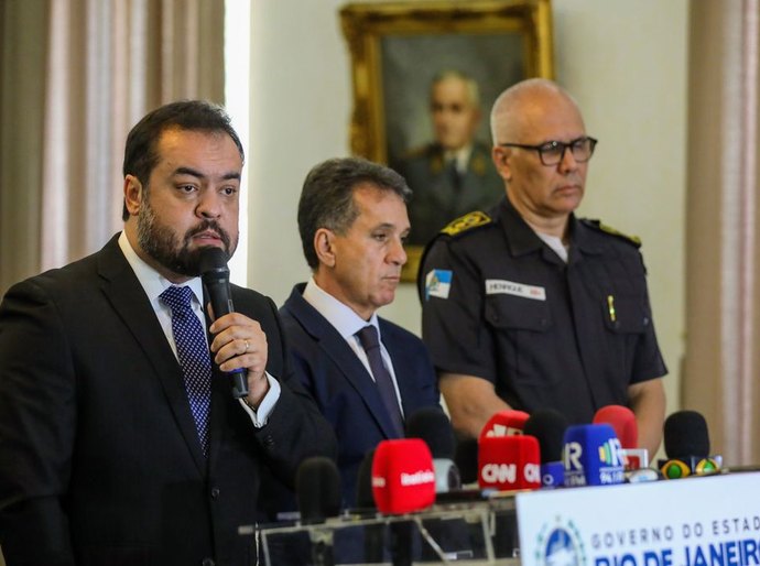 Governador do Rio descarta motivação política na morte de médicos