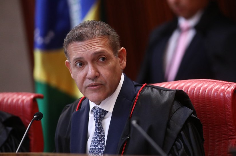 Kassio viajou em avião de advogado que defendeu Cláudio Castro