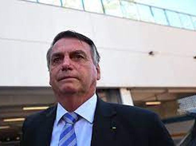 Agenda de embaixador de Israel com Bolsonaro repercute mal, mas governo não deve reagir