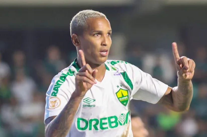 Deyverson decide e Cuiabá vence Goiás fora de casa