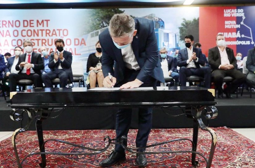 Mauro Mendes assina contrato com a Rumo e traz ferrovia a Cuiabá, Nova Mutum e Lucas
