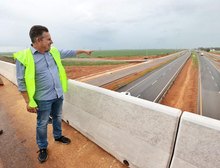 'Salvar vidas não tem preço; o investimento vale cada centavo', afirma governador ao entregar trecho de rodovia