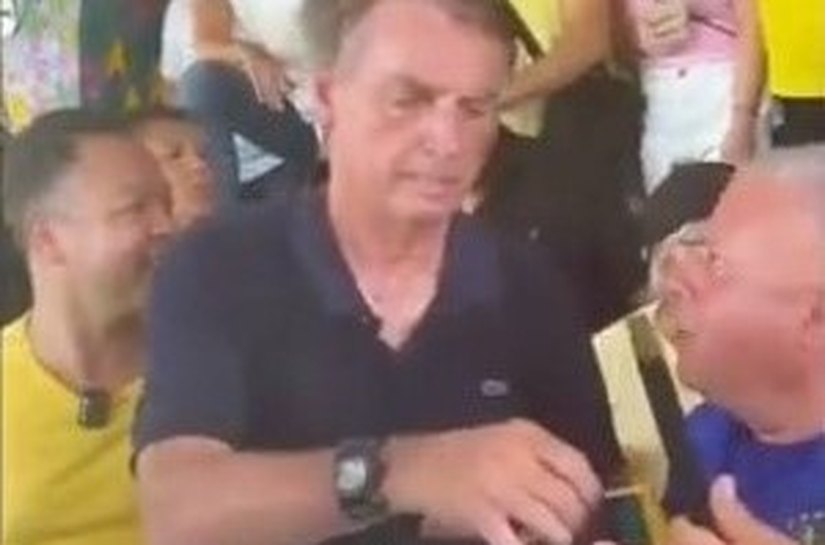 Chico 2000 entrega medalha de “Ordem do Mérito Legislativo” ao ex-presidente Bolsonaro em Cuiabá