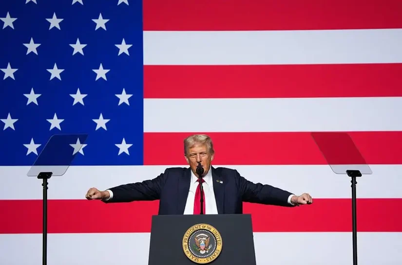 Trump cita 'inimigo interno' e diz que cidades americanas serão 'campo de treinamento' para militares