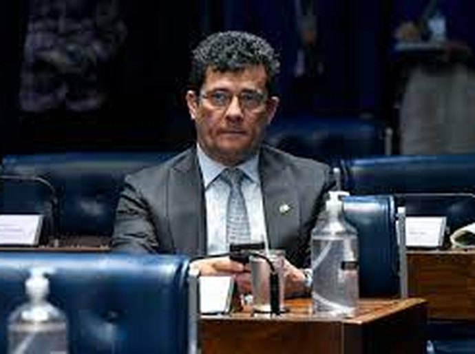 Em CPI, Delgatti e Moro batem boca; hacker diz que senador é 'criminoso contumaz', e é chamado de 'bandido'