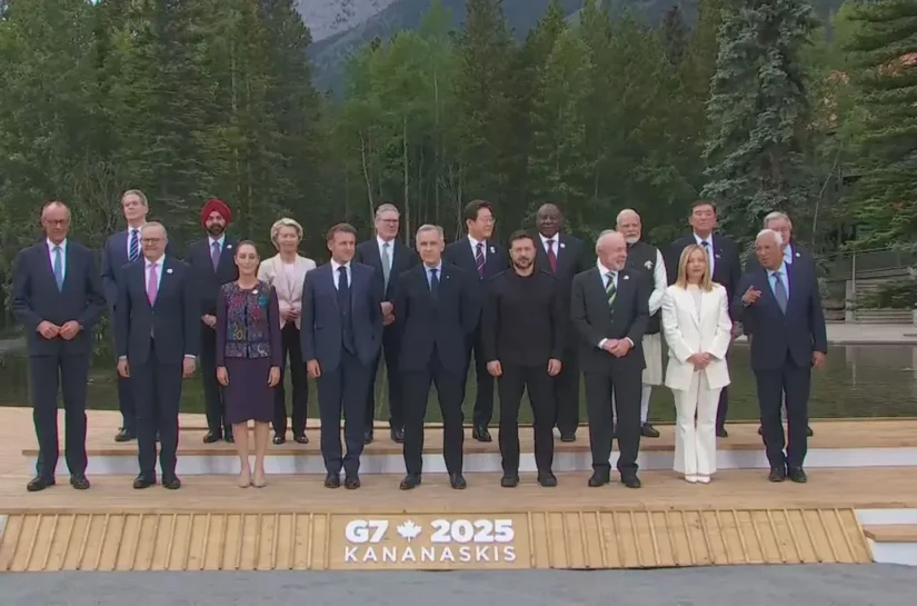 Lula fica ao lado de Zelensky em foto oficial de líderes do G7 e de países convidados