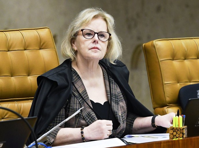 Rosa Weber interrompe julgamento sobre decretos das armas