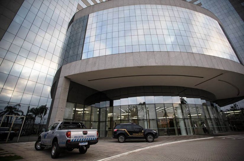 PF faz operação em empresa alvo da CPI por suspeita de lavagem de dinheiro