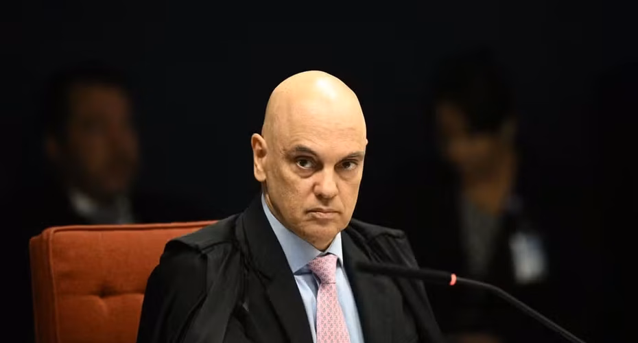 Flávio Bolsonaro pede ao STF que declare Moraes suspeito para julgar Vorcaro e caso Master