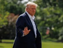 Trump diz que pode negociar tarifa de 50% com Lula, mas 'não agora', e volta a elogiar Bolsonaro
