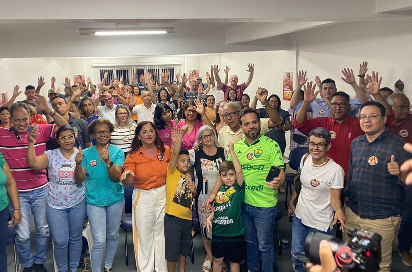 Veja Fotos e Vídeos: Professora Débora reúne centenas e anuncia novos planos, na Câmara, para avançar com o sistema de saúde pública de Cuiabá