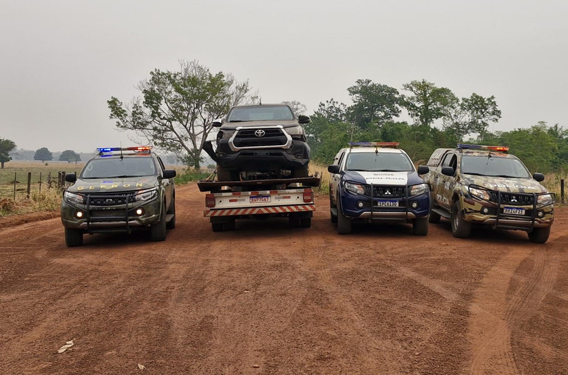 Gefron e Patrulha Rural localizam caminhonete furtada em Cuiabá na fronteira com a Bolívia