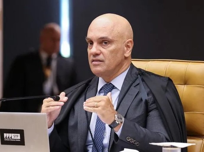 Moraes vota para validar demissão sem justa causa em empresa pública