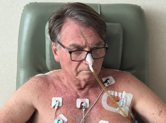 Bolsonaro tem gastroparesia e soluços; entenda quadro