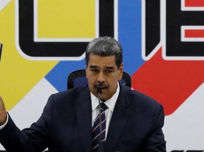 Maduro entrega atas eleitorais do seu partido à Justiça da Venezuela