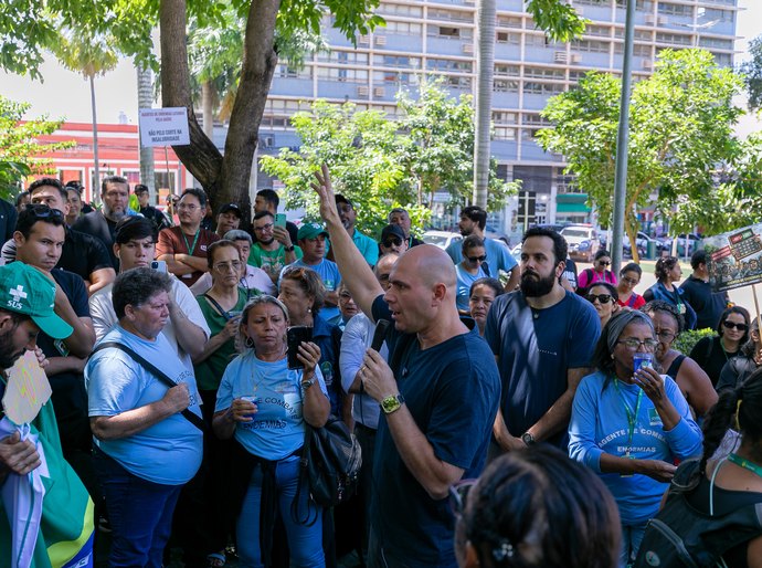 Abílio  dialoga com servidores, propõe prazo e transparência na revisão da insalubridade