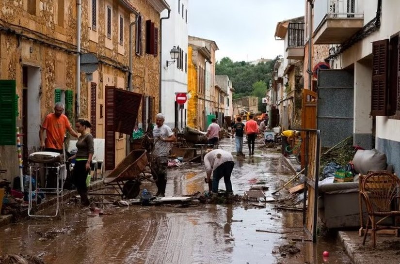 Autoridades espanholas emitem alerta vermelho de mais chuvas; 217 pessoas já morreram