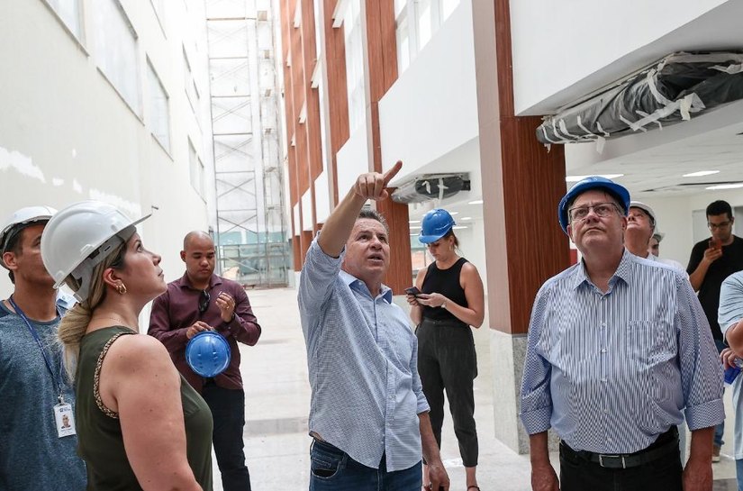 Governador vistoria obras e afirma que Hospital Central “vai dar orgulho” à população