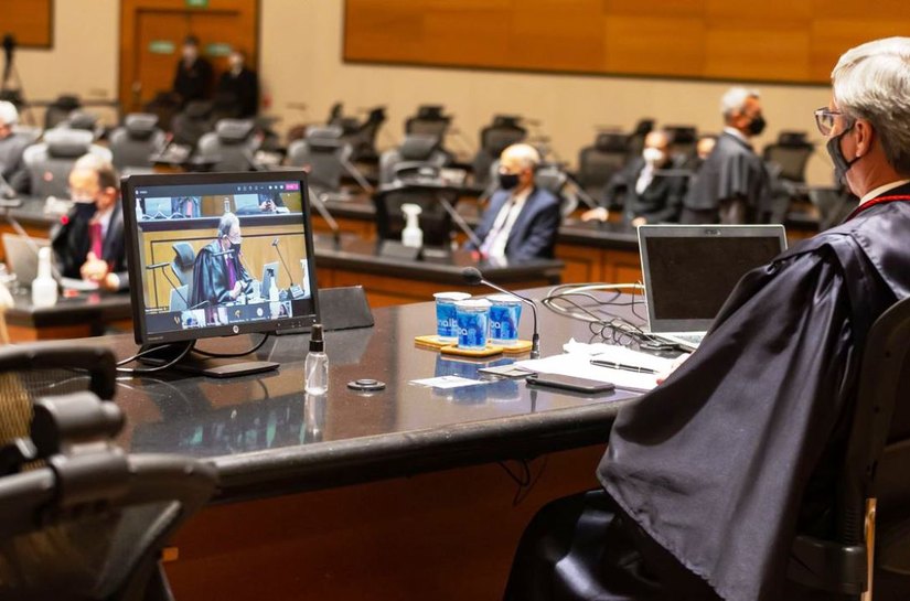 Tribunal especial aprova impeachment de Witzel