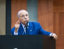 Racha à vista: Júlio Campos desafia Mauro Mendes e escancara crise no União Brasil de MT