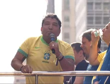Magno Malta chama Carmen Lúcia de tirana em ato na Paulista