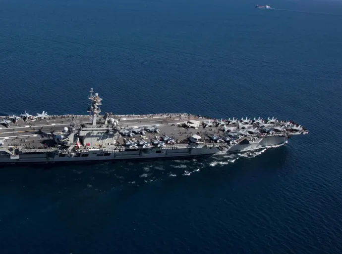 Trump alerta o Irã que 'o tempo está se esgotando' para um acordo nuclear, enquanto os EUA reforçam sua presença militar no Golfo