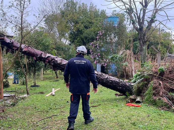 Sul, Sudeste e Centro-Oeste têm alerta para tempestades e vendavais
