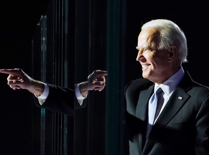 EUA: Biden dá prosseguimento à transição, enquanto Trump luta contra resultados