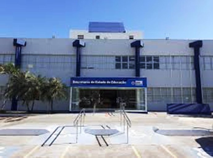 Governo de MT decide manter aulas não presenciais e professores continuarão em teletrabalho