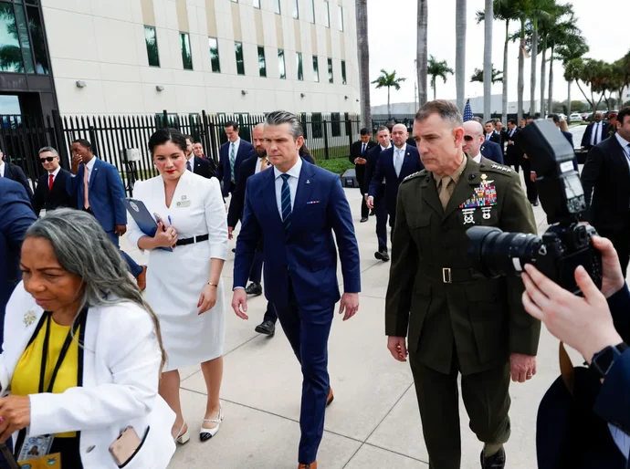 General dos EUA se reúne com militares cubanos na Baía de Guantánamo
