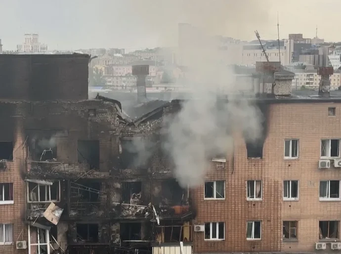 Zelensky agradece à Europa enquanto busca lugar à mesa com Trump e Putin