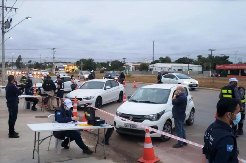 Operações integradas prendem 58 pessoas por embriaguez ao volante e recupera veículos roubados