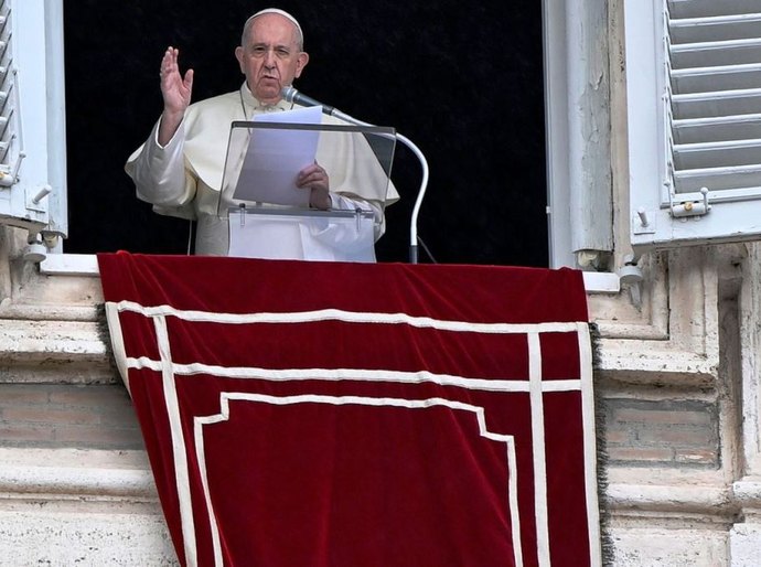 Papa Francisco critica neoliberalismo e populismo em seu documento mais político