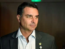 O pedido de desculpas de Flávio Bolsonaro após vídeo de Michelle