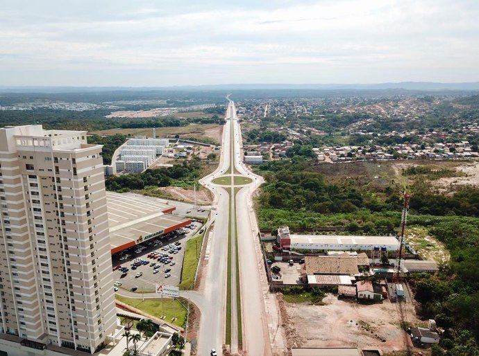 Governo lança licitação para recuperar sete avenidas de Cuiabá e Várzea Grande