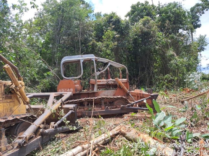 Sema aplica multa por desmatamento ilegal em São José do Xingu, MT, e apreende dois tratores