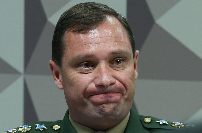 Bolsonaro mandou avaliar valor do Rolex e deu aval para vender joias, diz Cid em delação