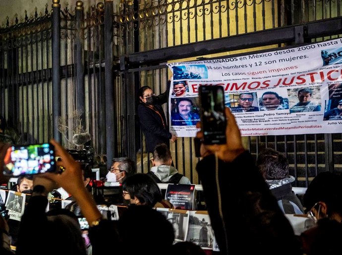 Mobilização no México: dezenas de cidades gritam para parar a violência contra jornalistas