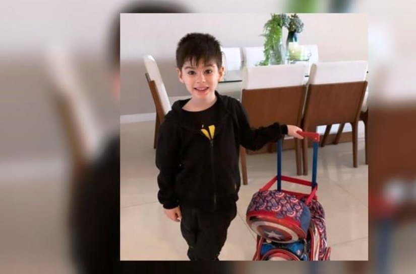 Mensagens mostram que babá avisou mãe sobre marcas de violência no menino Henry