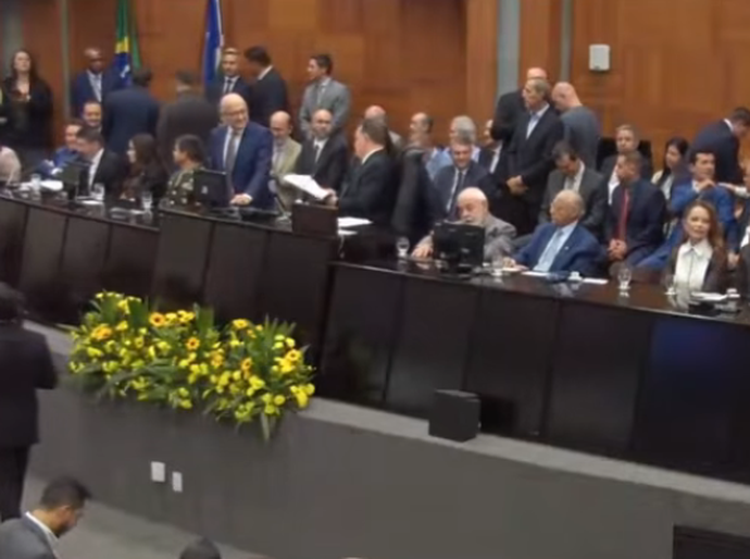Pivetta assume Governo de MT sob pressão e herda desafios decisivos a poucos meses das eleições