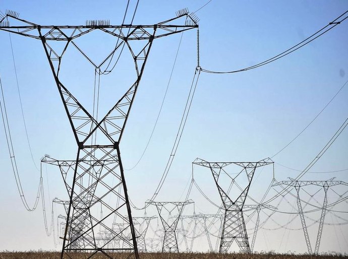 Governo contrata 4,6 GW de potência em leilão de reserva de energia