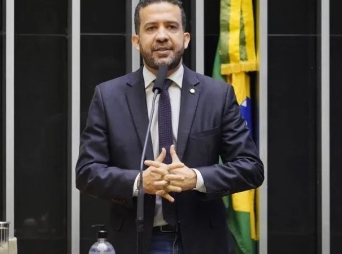 Fux autoriza inquérito da PGR para investigar Janones por suspeita de “rachadinha”