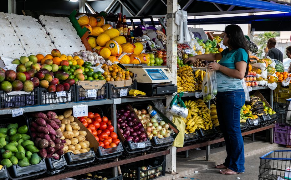 Prefeitura de Cuiabá convida feirantes e população para programação cultural no Mercado do Porto