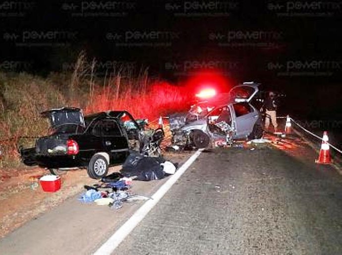 Corsa e Celta colidem na BR 163 e matam 2 próximo a Nova Mutum
