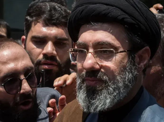 Irã sob um novo Khamenei: a profunda divisão entre os iranianos sobre o futuro do país com novo líder supremo