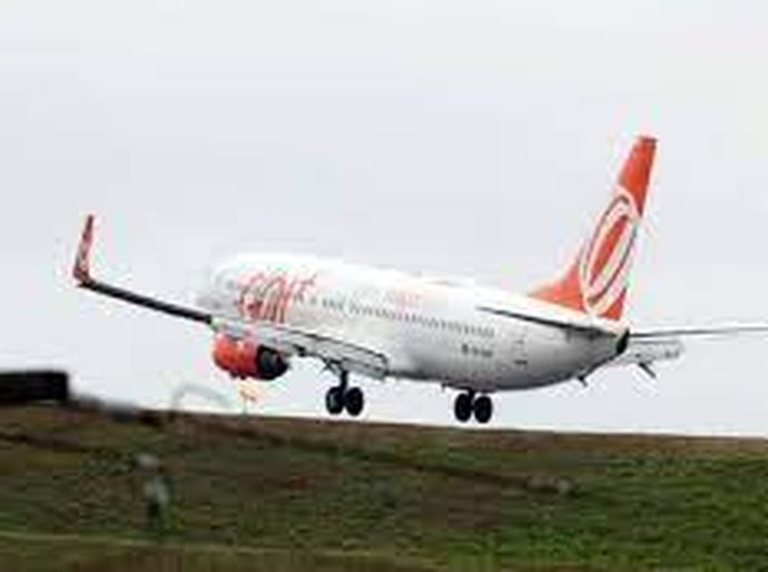 Avião da Gol sofre pane no motor e faz pouso de emergência em Vitória