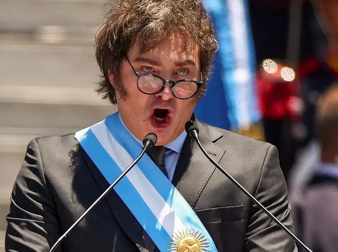 Milei diz que fará plebiscito caso Congresso recuse pacote de medidas