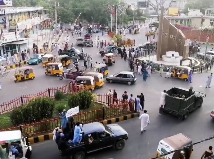Protesto no Afeganistão é reprimido pelo Talibã com violência, e ao menos 3 pessoas morrem