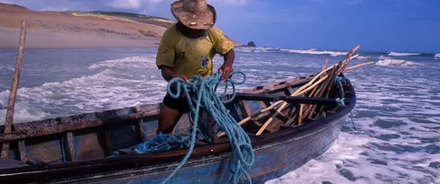 Tarifaço de Trump ameaça 32 mil pescadores artesanais no Ceará: 'É quem mais sofre e quem menos ganha'